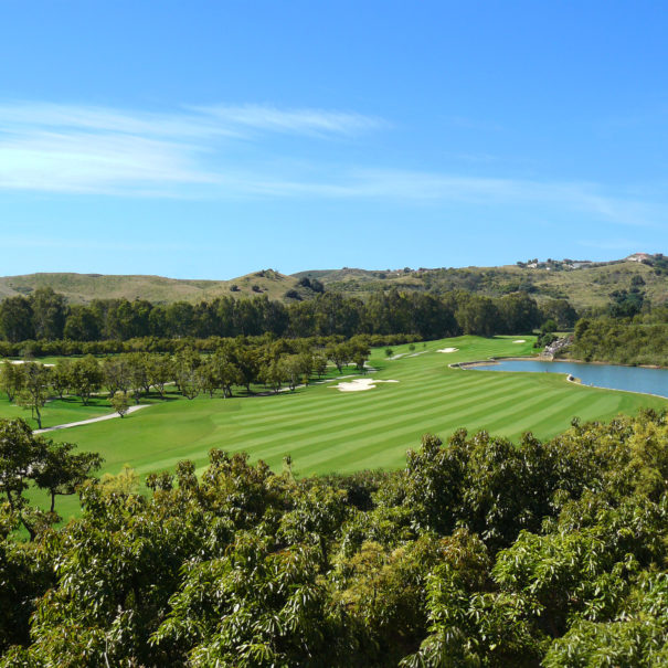Santana Golf: Blick von oben auf Loch 18
